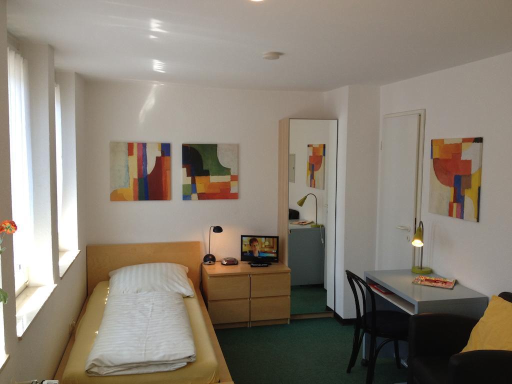 Apartmenthaus Somborn Bochum Rum bild